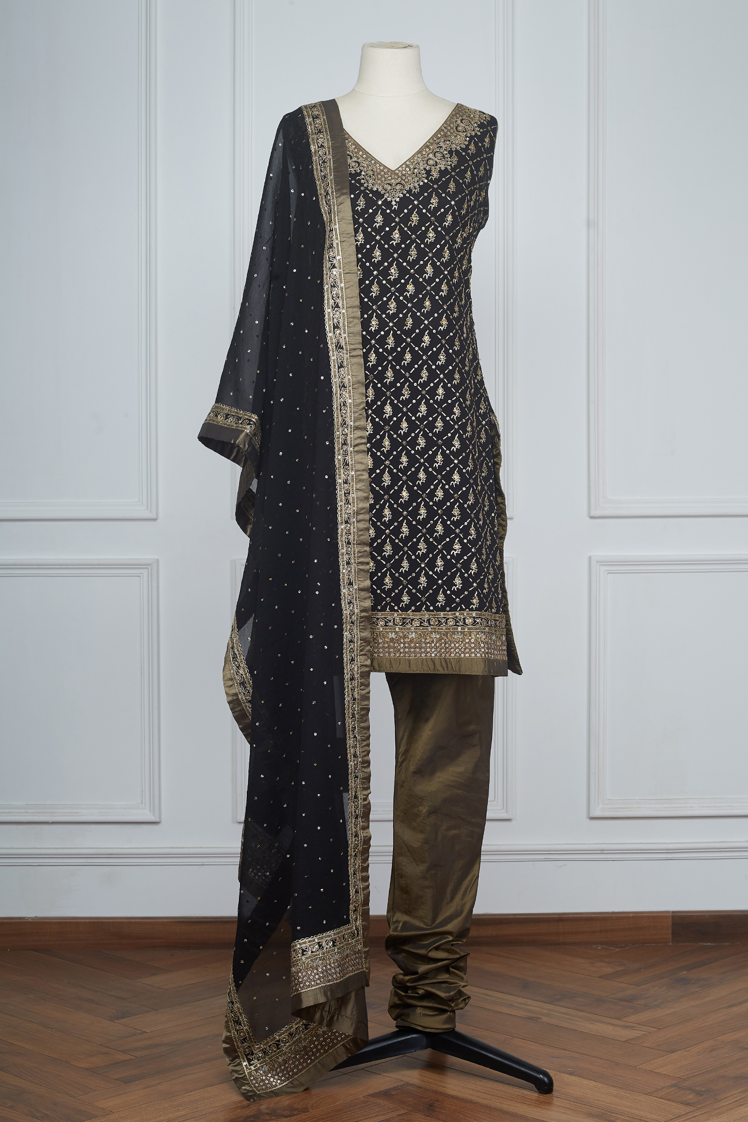 ritu kumar black embroidered dress RI Ritu Kumar Black Embroidered Draped Gown – Saris and Things